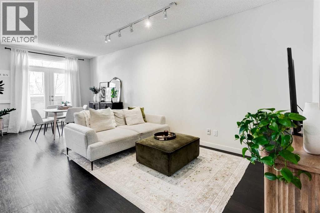 214, 7 Westpark Common SW — photo 2