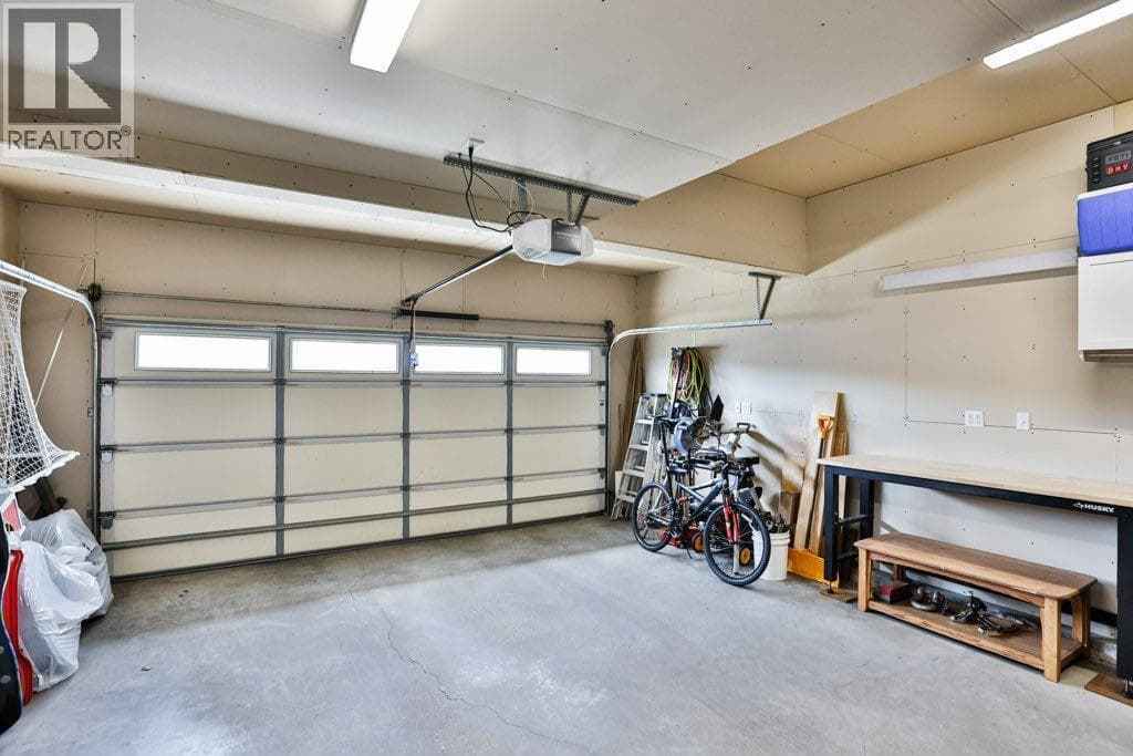 573 Squamish Lane W — photo 2