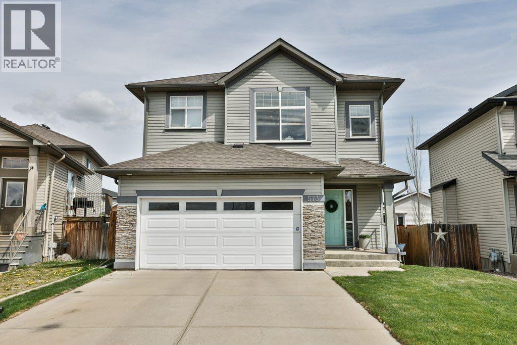 573 Squamish Lane W
