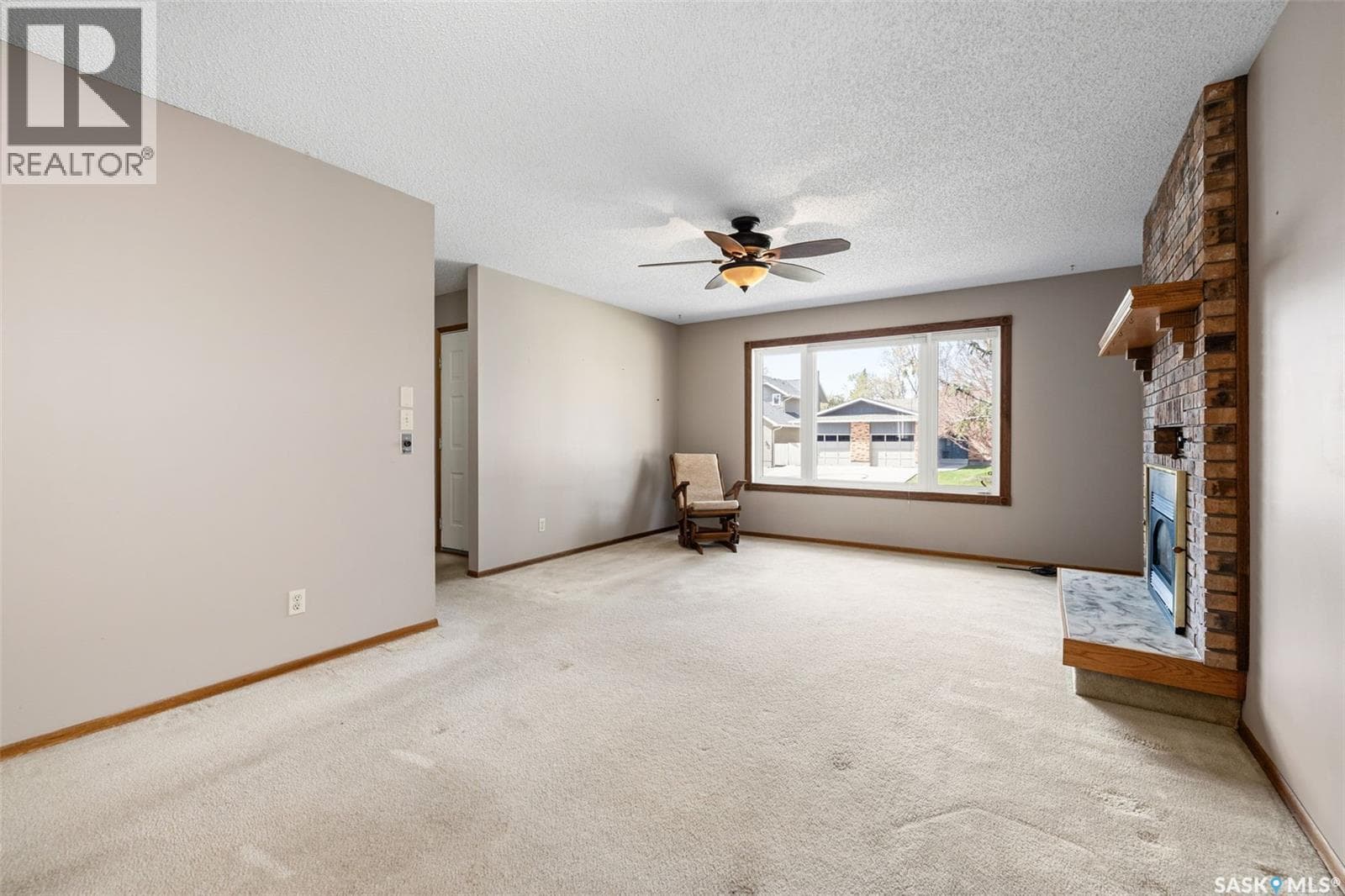 287 Rogers ROAD — photo 2