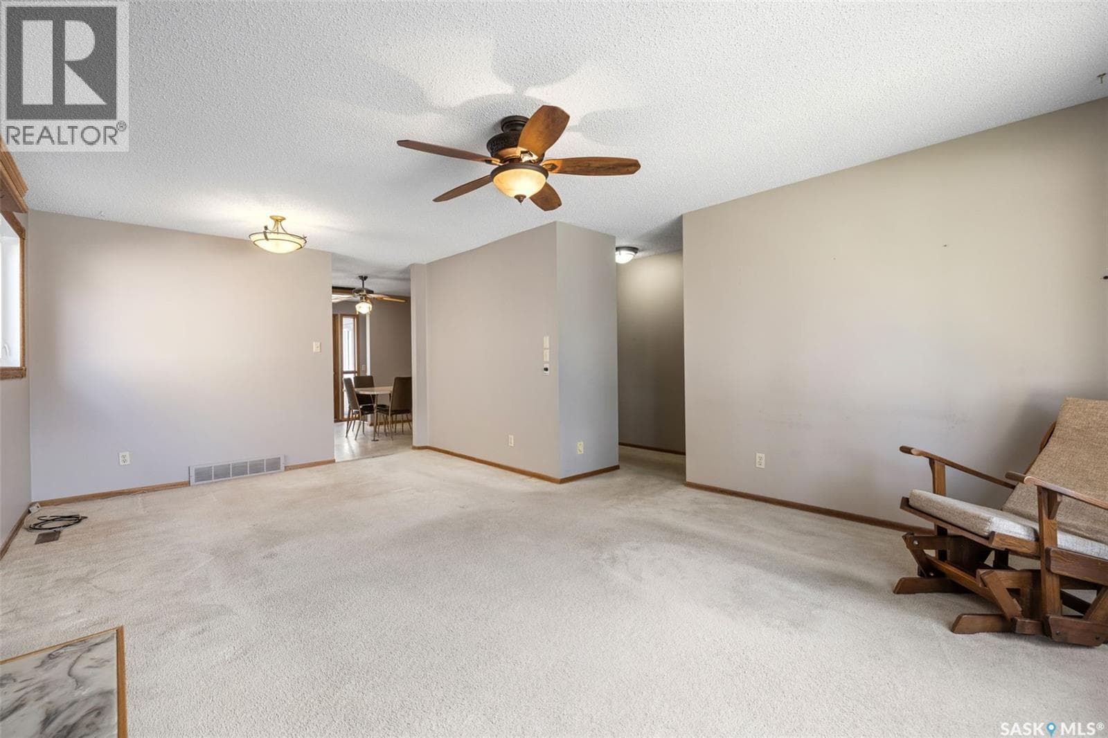 287 Rogers ROAD — photo 3
