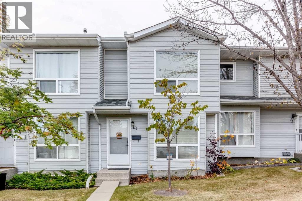 3 bed 2 bath single family at 10 Deerfield Green SE — $380,000