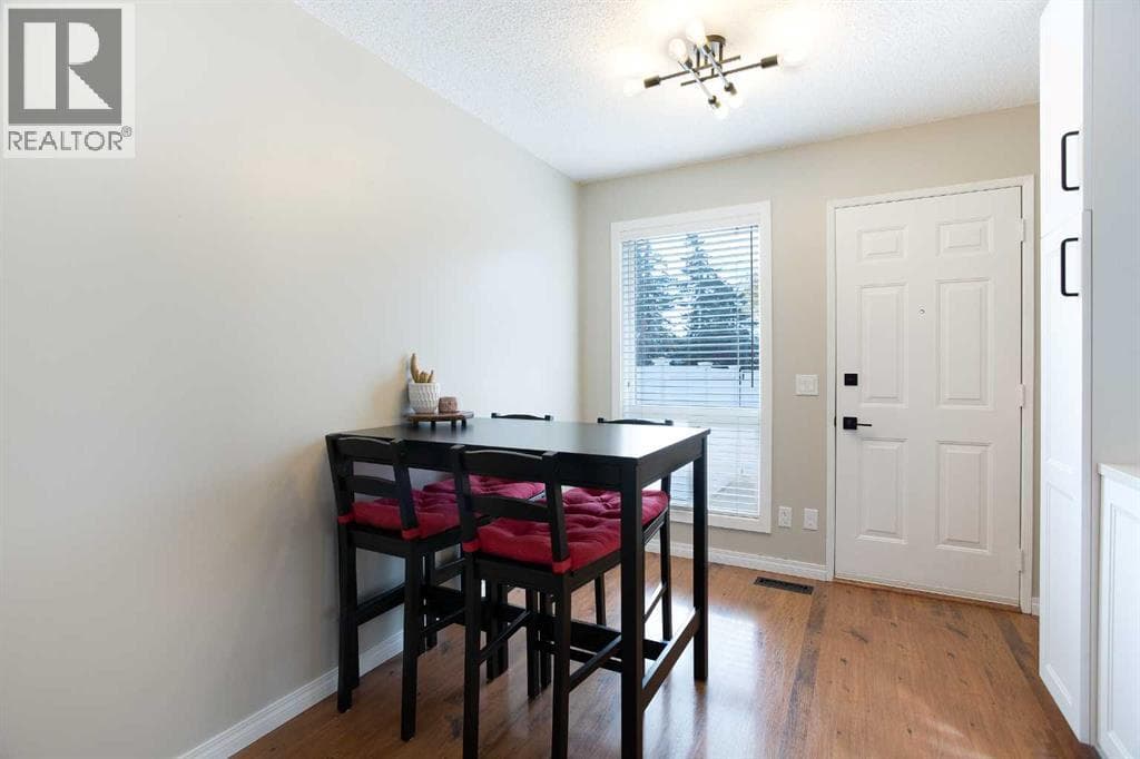 10 Deerfield Green SE photo 7