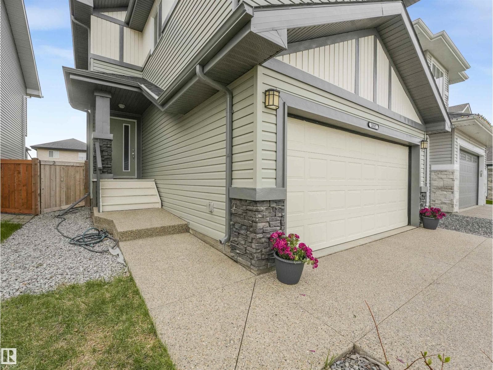 20507 99 AV NW — photo 2