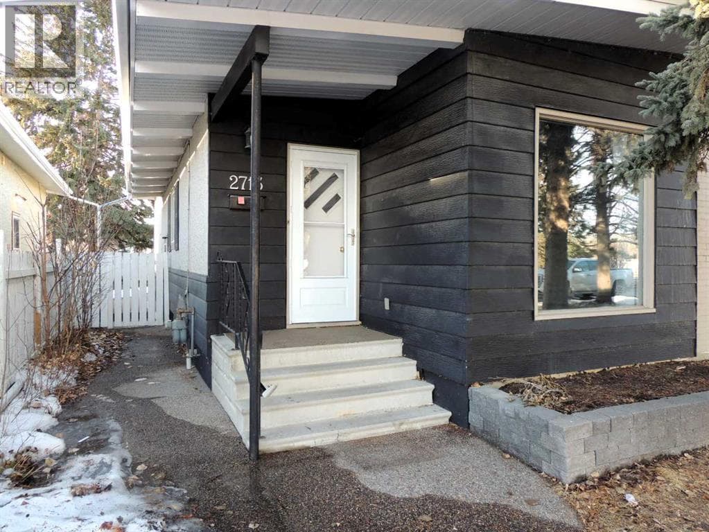 2713 Canmore Road NW — photo 3