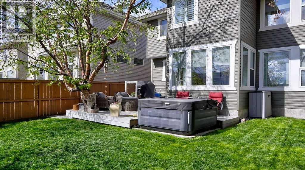 278 Mt Douglas Close SE — photo 2