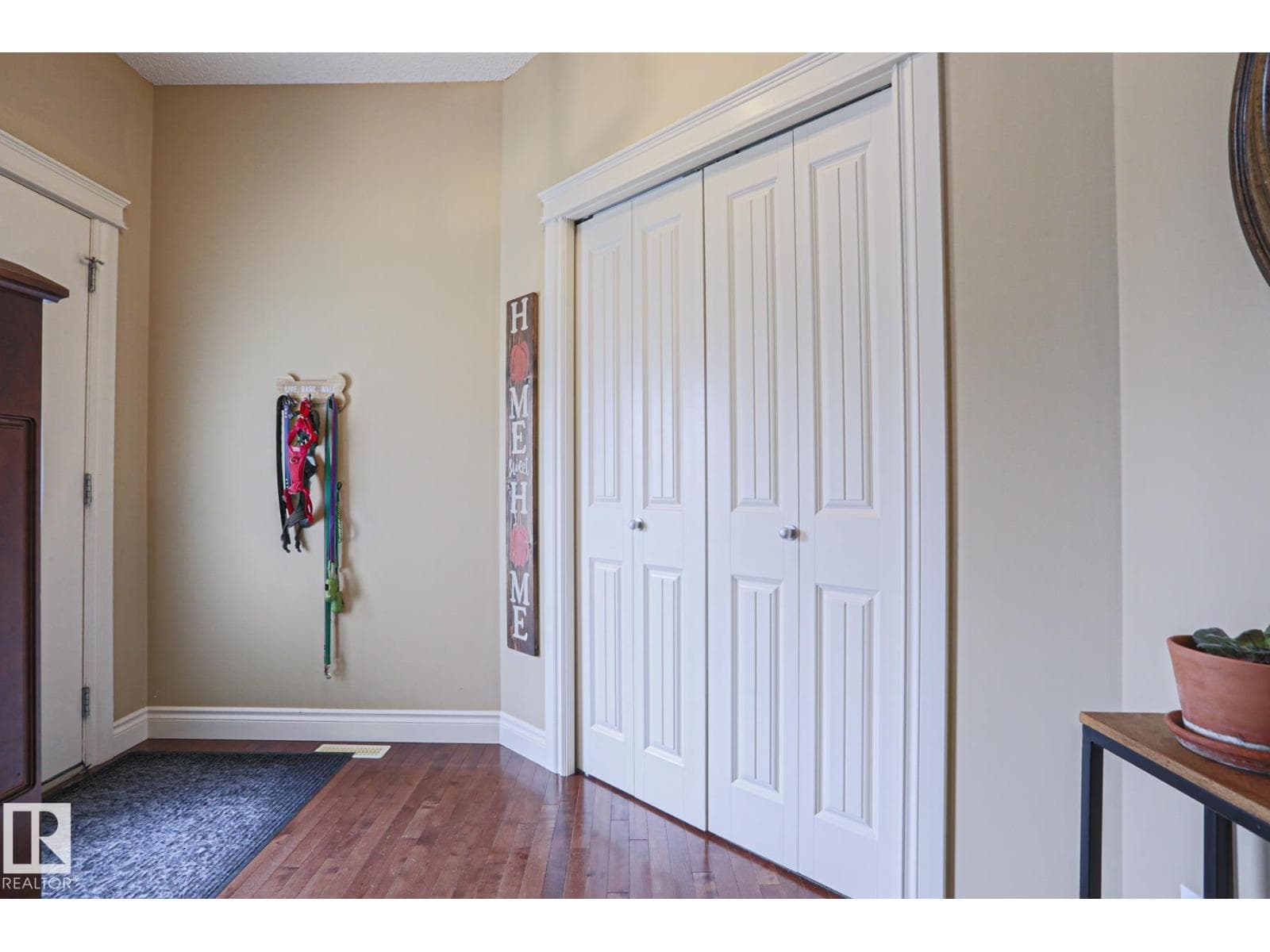 240 HENDERSON LI — photo 3