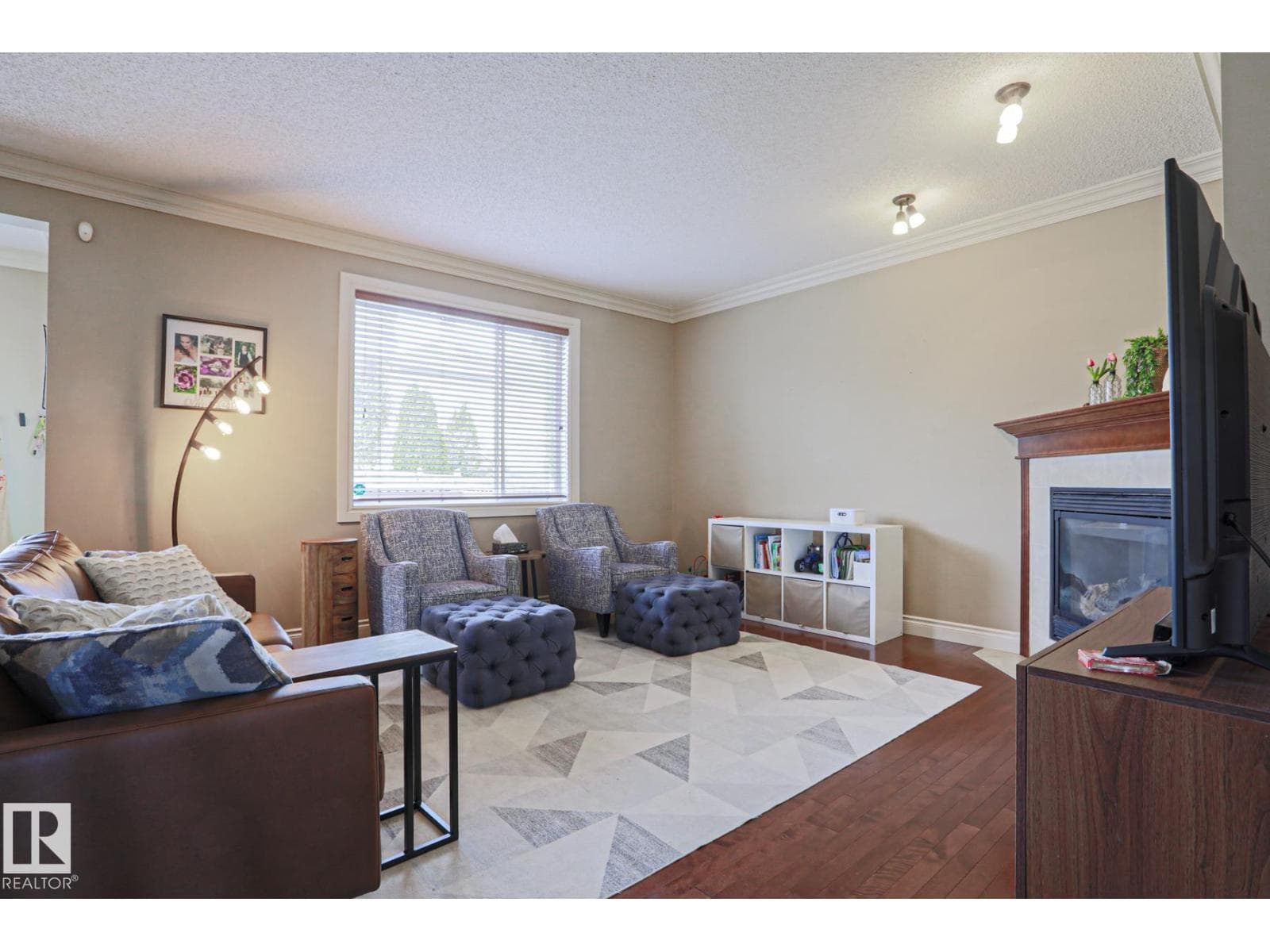 240 HENDERSON LI — photo 5