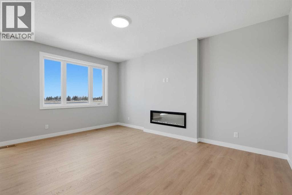 139 Belvedere Crescent SE — photo 4