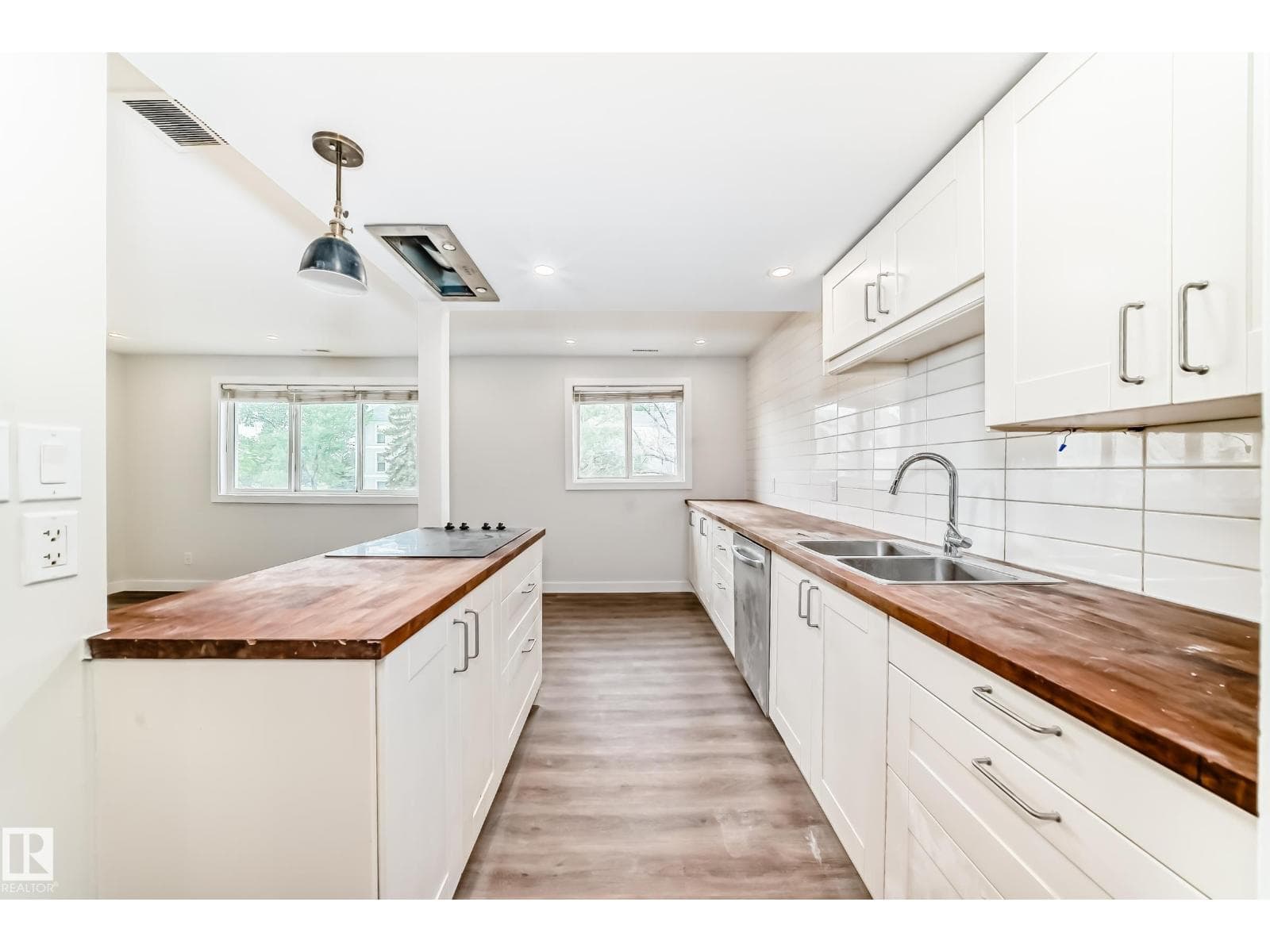 1488 LAKEWOOD RD W NW