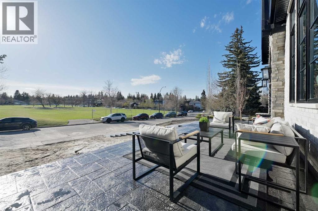 3614 10 Street SW — photo 2