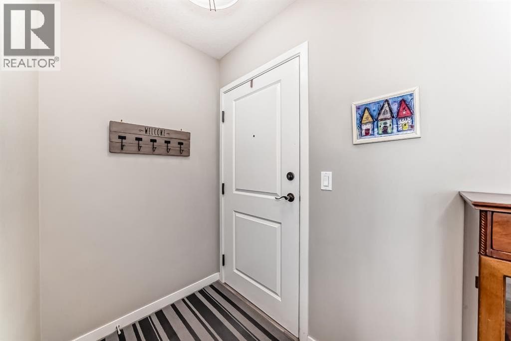 204, 10 Mahogany Mews SE — photo 3