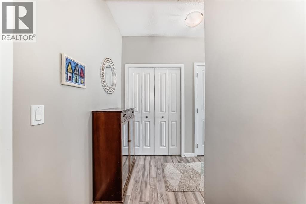 204, 10 Mahogany Mews SE — photo 4