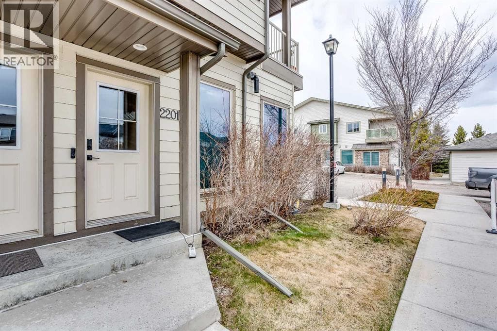 2201, 230 Eversyde Boulevard SW — photo 4
