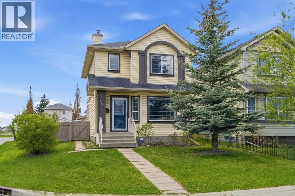 204 Citadel Bluff Close NW — photo 2