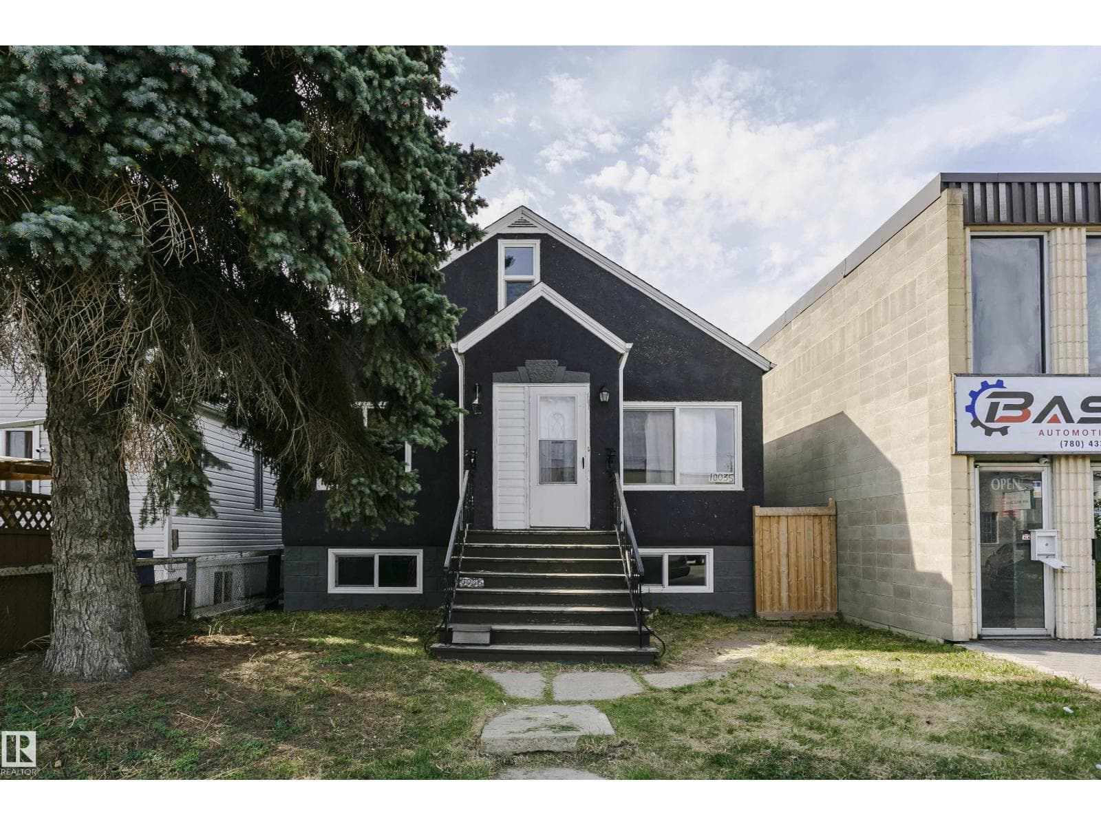 10035 81 AV NW NW