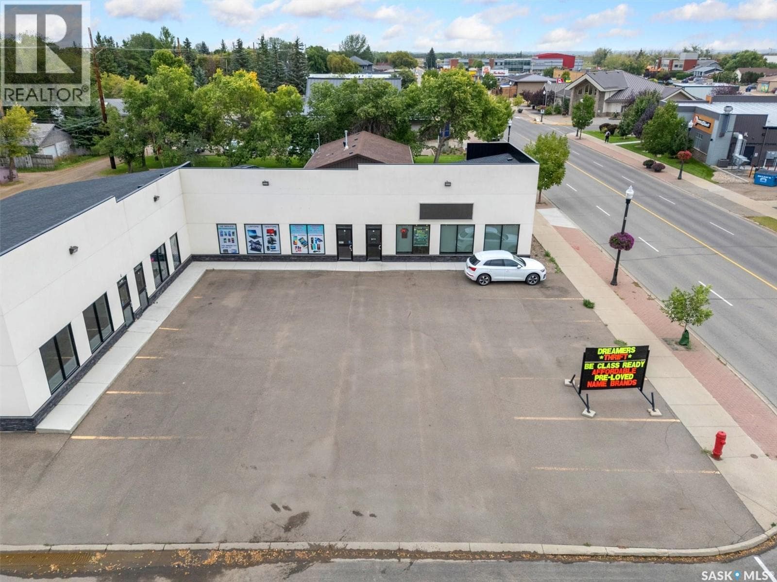 3 212 Central STREET — photo 4
