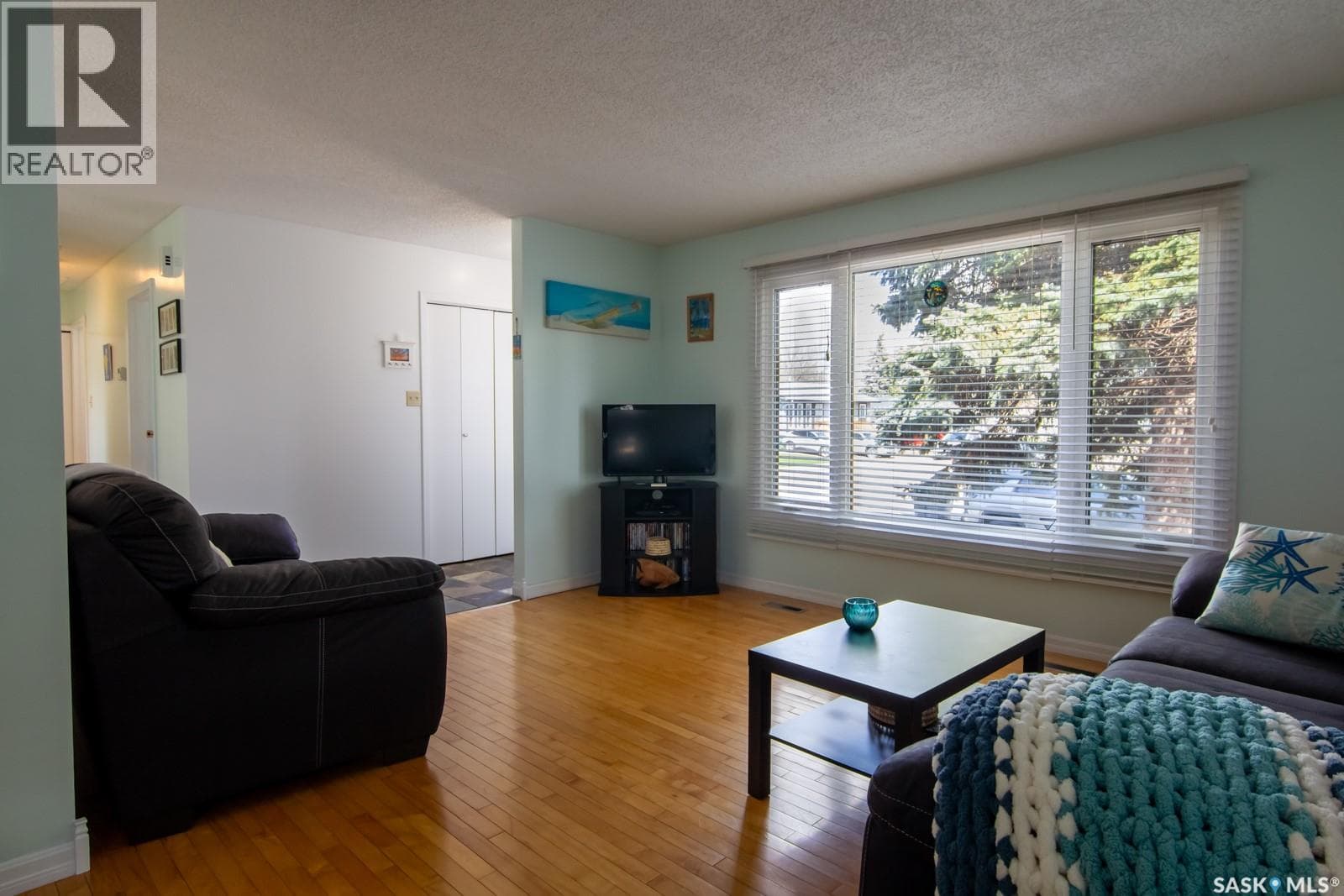 127 DEVONSHIRE CRESCENT — photo 4