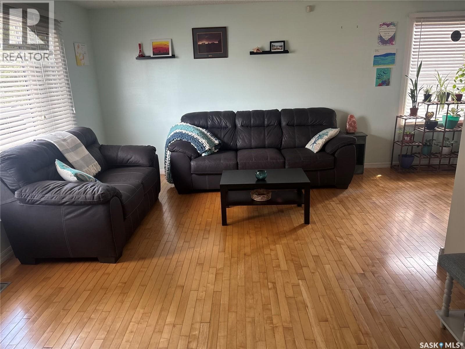 127 DEVONSHIRE CRESCENT — photo 3