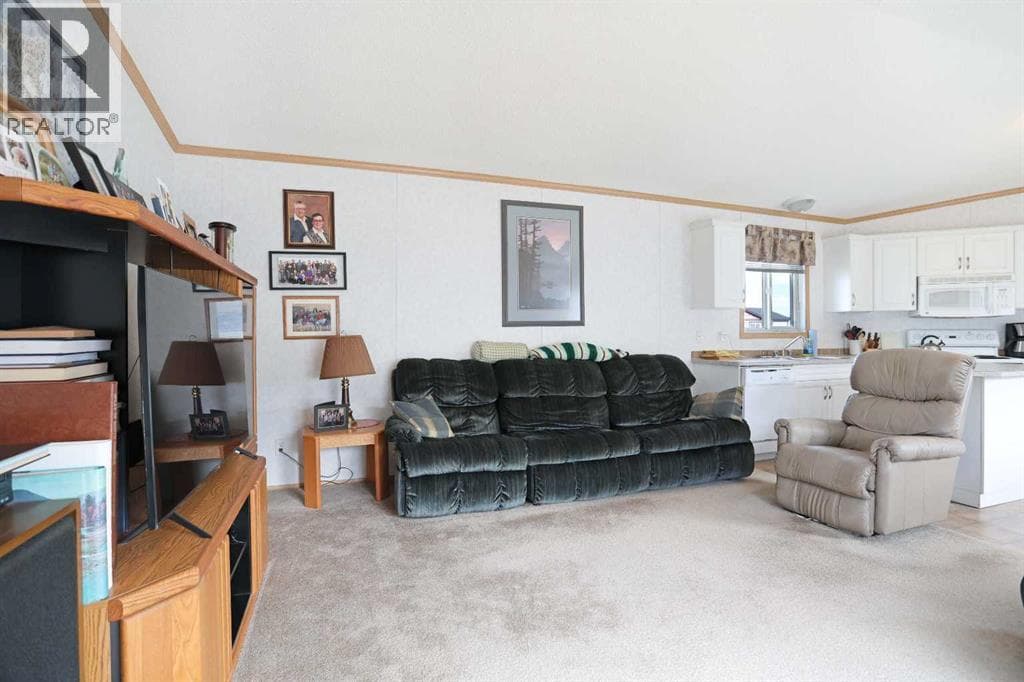 45 Meadowplace Crescent E — photo 5