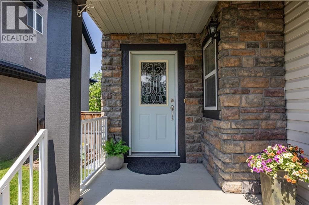 218 Wentworth Park SW — photo 5