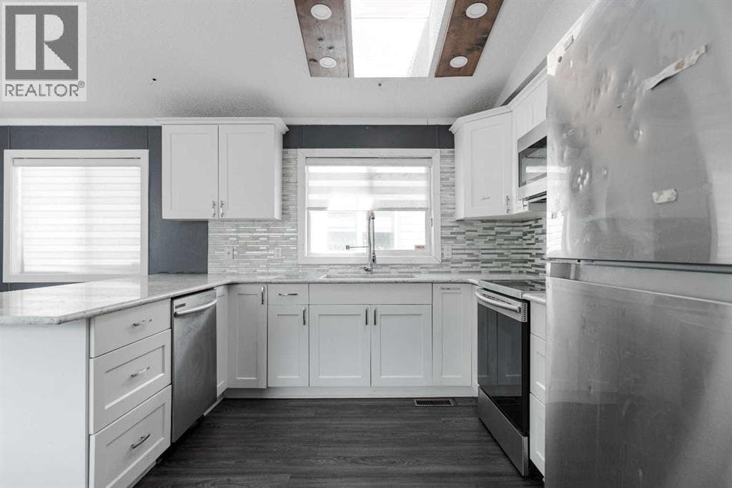 216 Harpe Way — photo 3