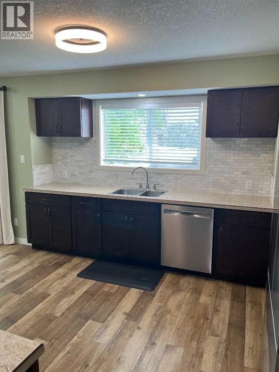2015 Milne Drive NE — photo 5