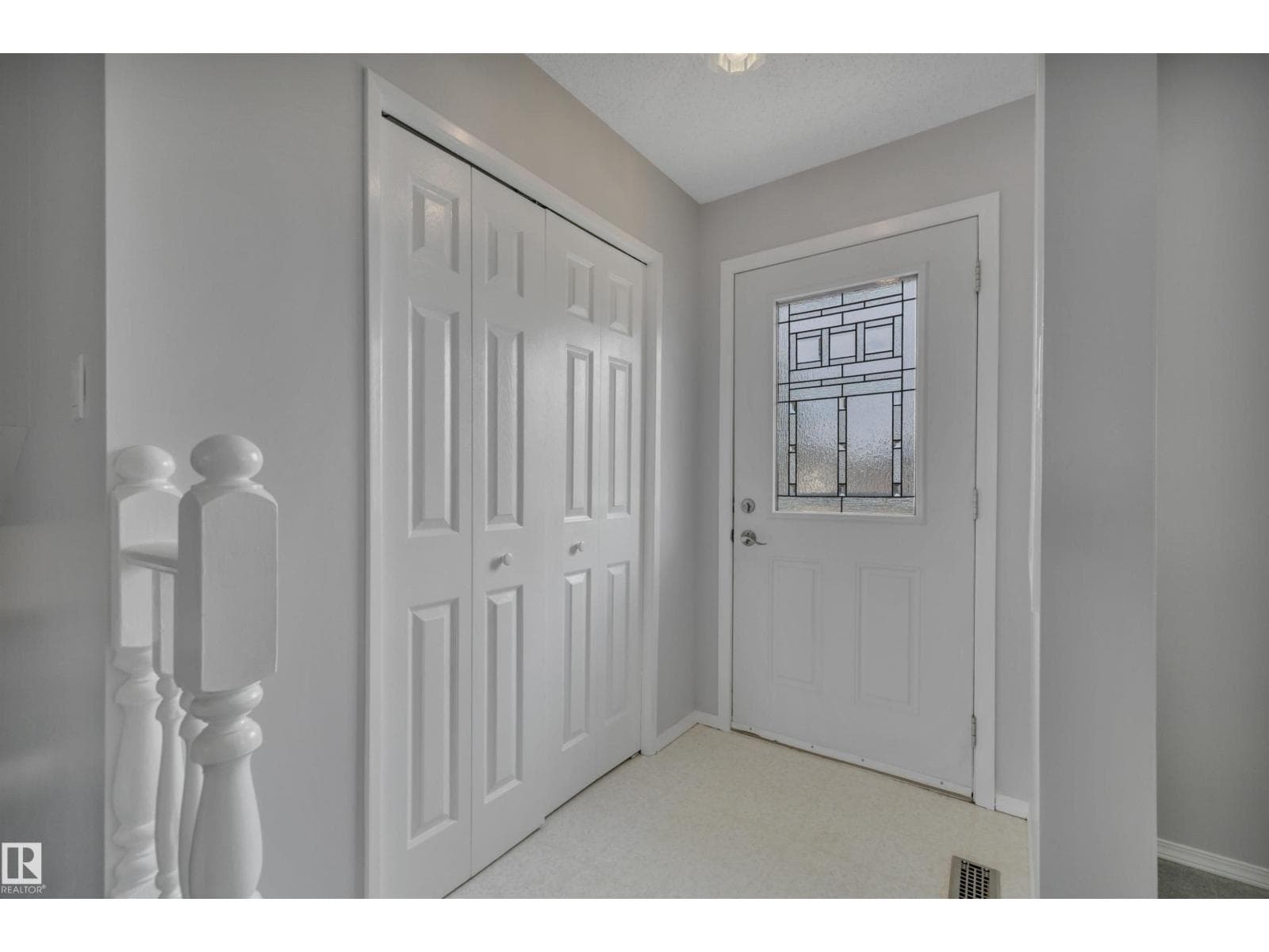 3806 33 AV — photo 4