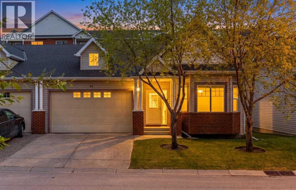 44 Prestwick Pond Terrace SE