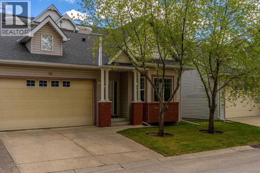 44 Prestwick Pond Terrace SE — photo 2