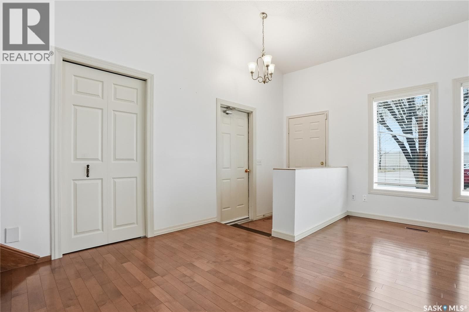 314 Waterbury ROAD — photo 3