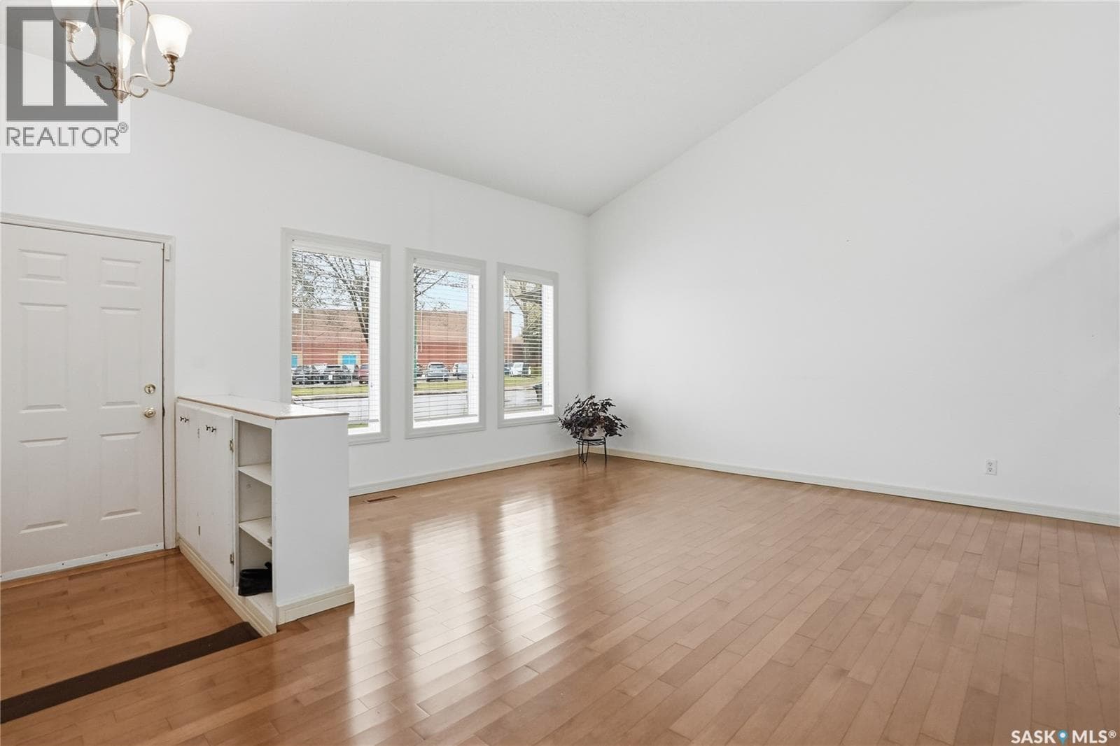 314 Waterbury ROAD — photo 5