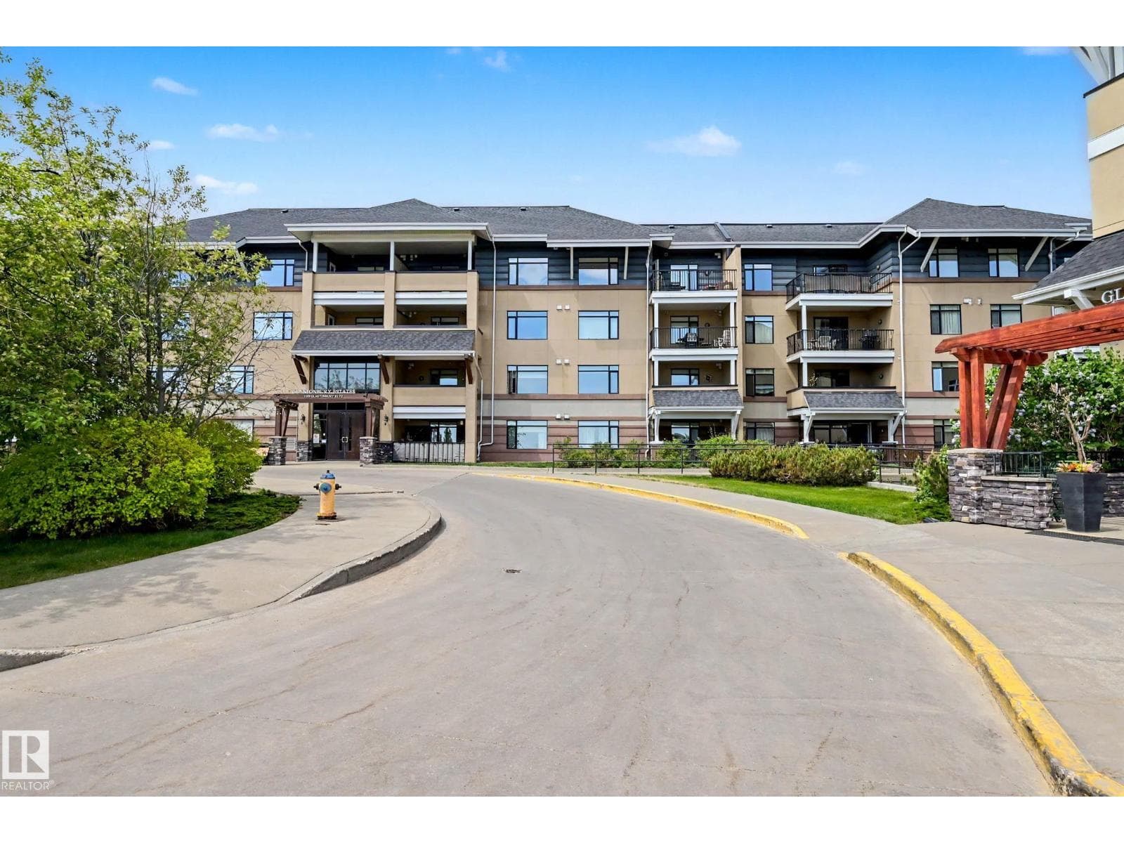 #401 1589 GLASTONBURY BV NW — photo 3