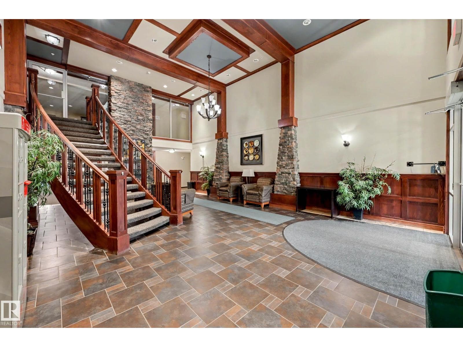 #401 1589 GLASTONBURY BV NW — photo 5
