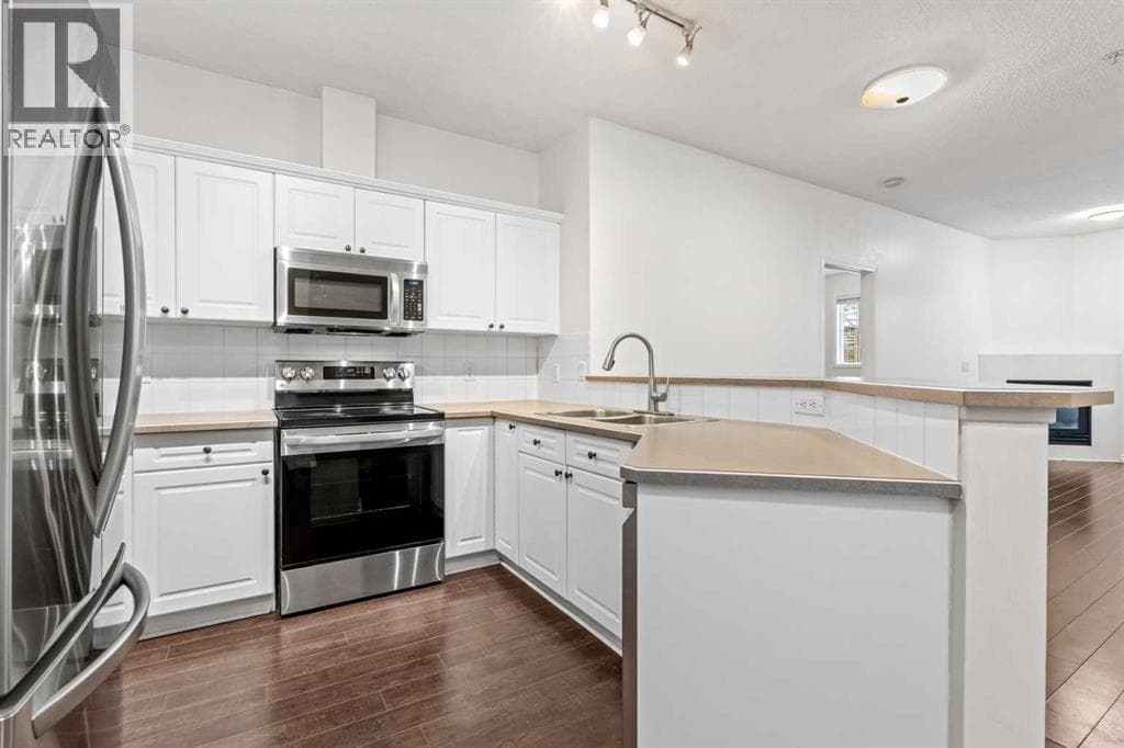 117, 126 14 Avenue SW — photo 3