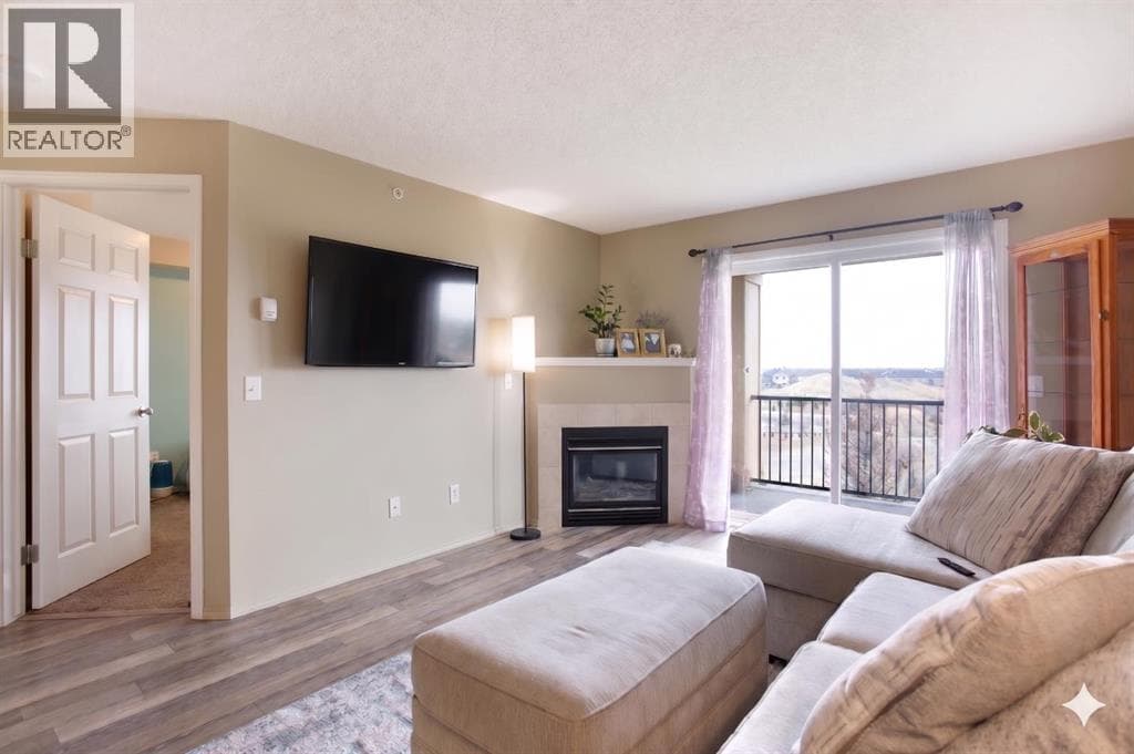 6405, 304 Mackenzie Way SW