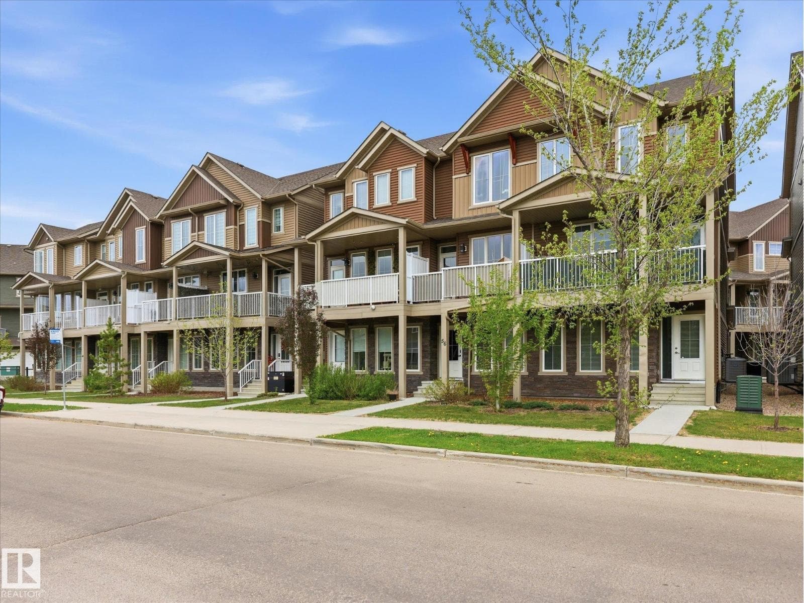 #56 1051 GRAYDON HILL BV SW