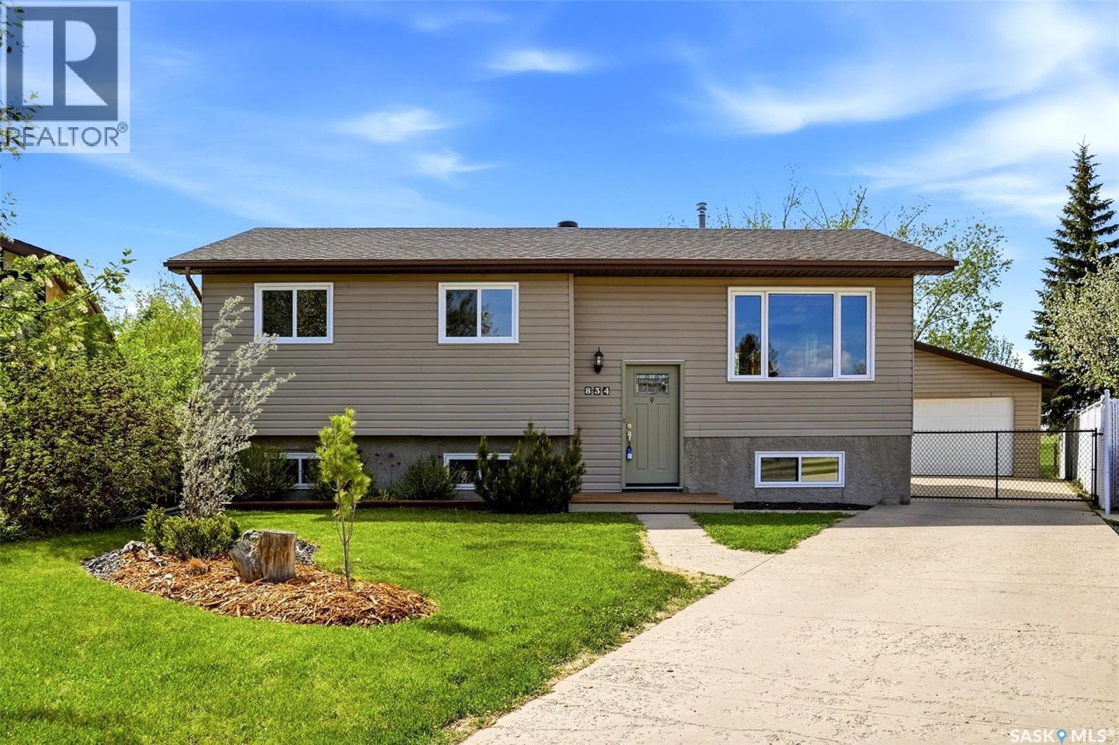 834 ERB BAY — photo 2