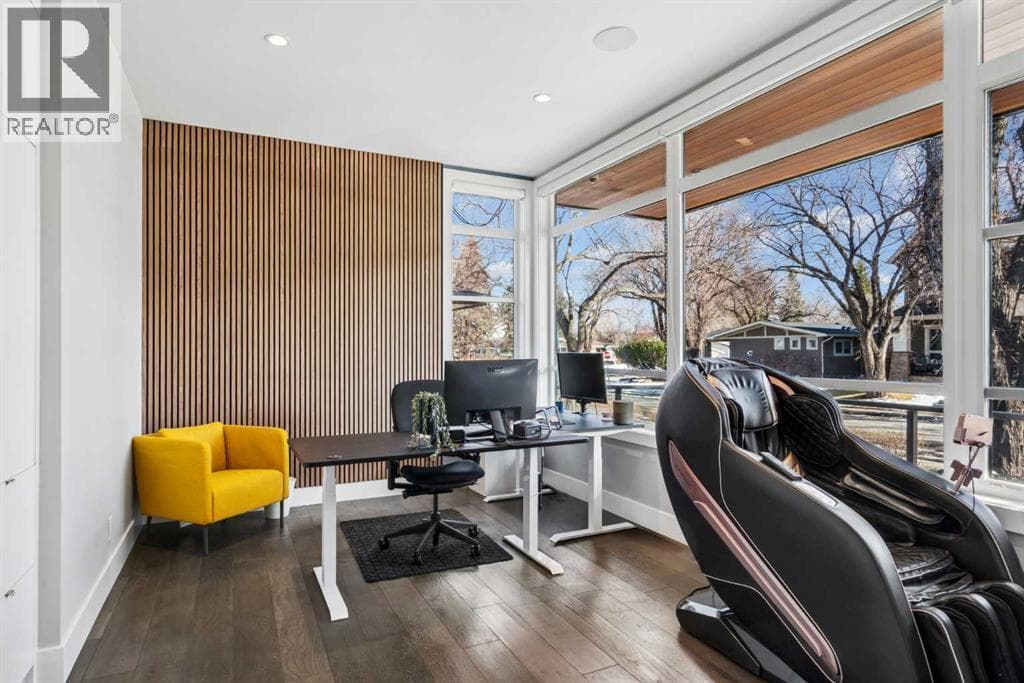 10 Lissington Drive SW — photo 4