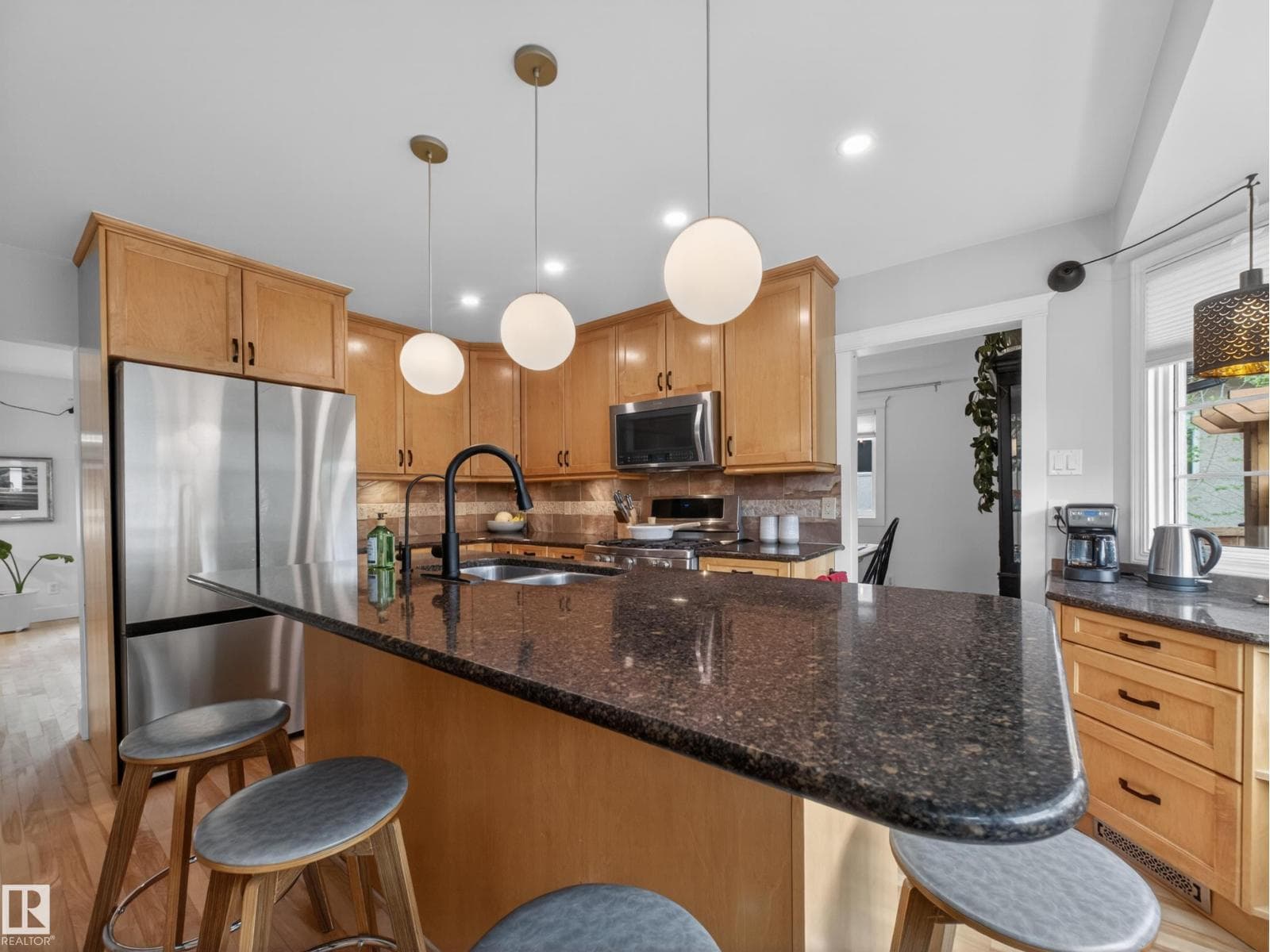4112 120 ST NW — photo 3