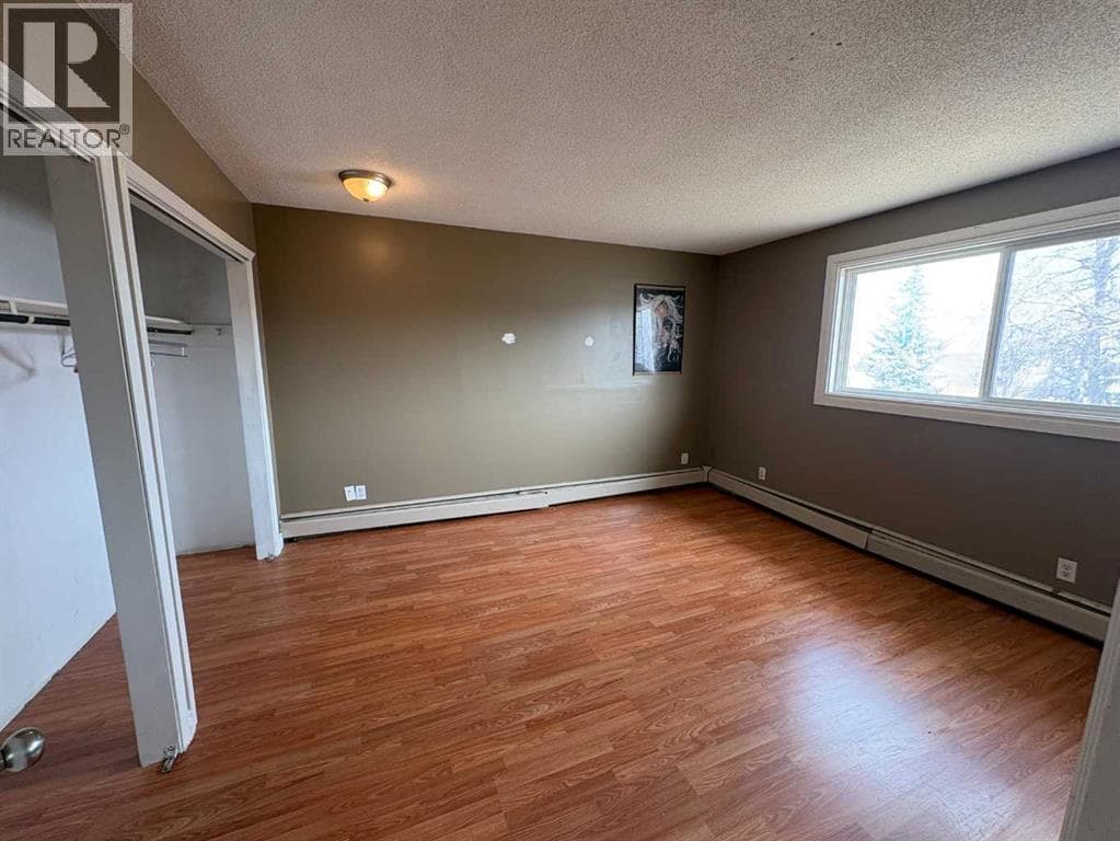 5816 60 Avenue — photo 2