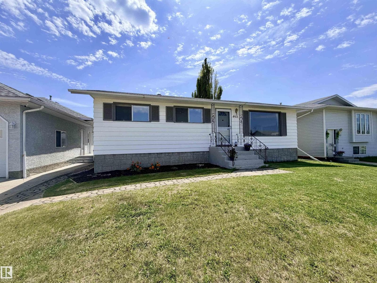 4921 46 AV