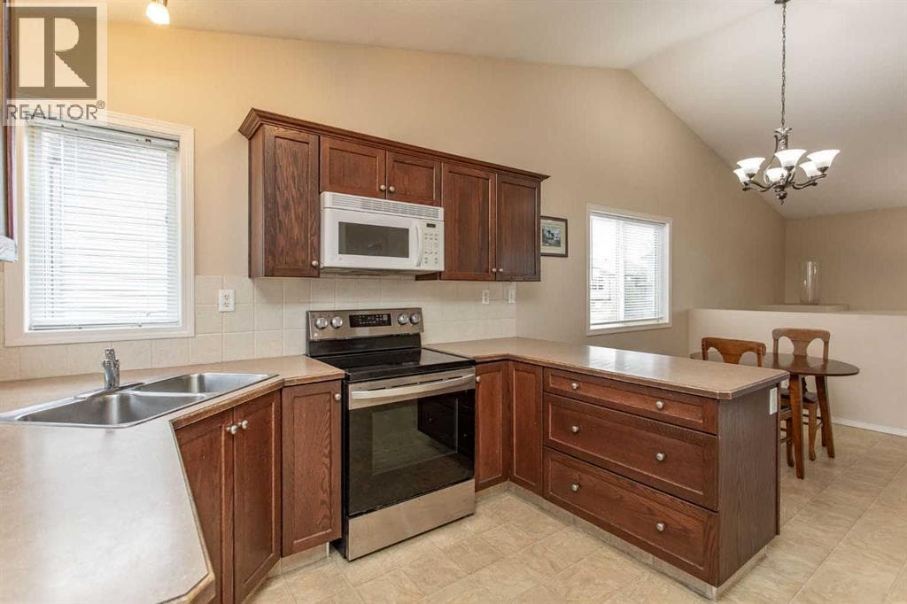 109 Inglewood Drive — photo 4