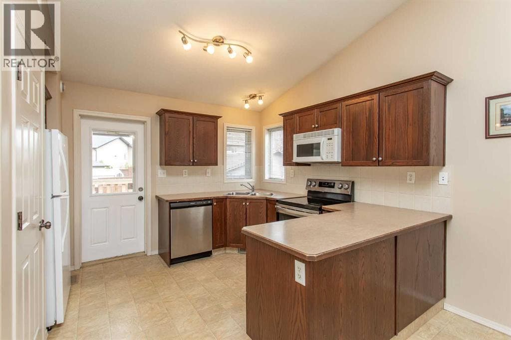 109 Inglewood Drive — photo 3
