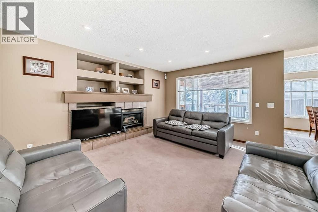 3767 Springbank Drive SW — photo 5