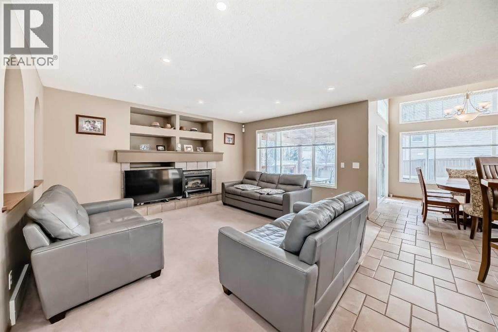 3767 Springbank Drive SW — photo 4