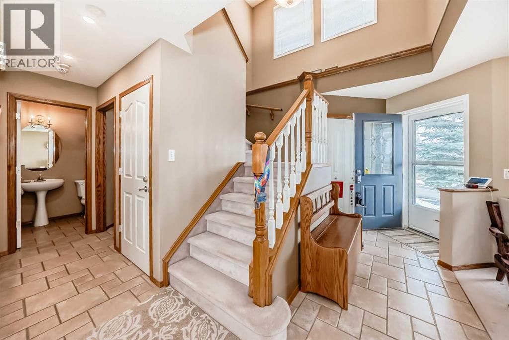 3767 Springbank Drive SW — photo 3
