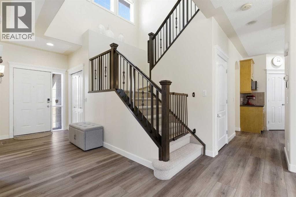 18 Royal Crest Way NW — photo 5