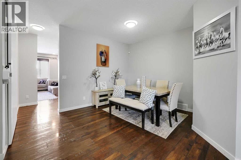 216 Carringvue Manor NW — photo 5