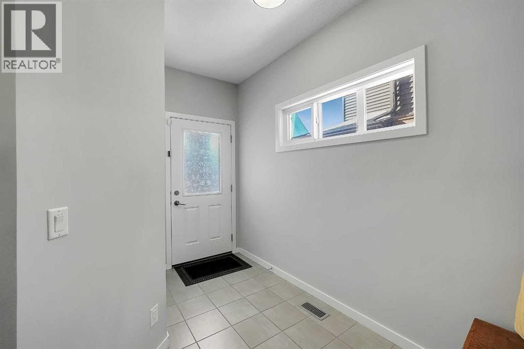 216 Carringvue Manor NW — photo 3